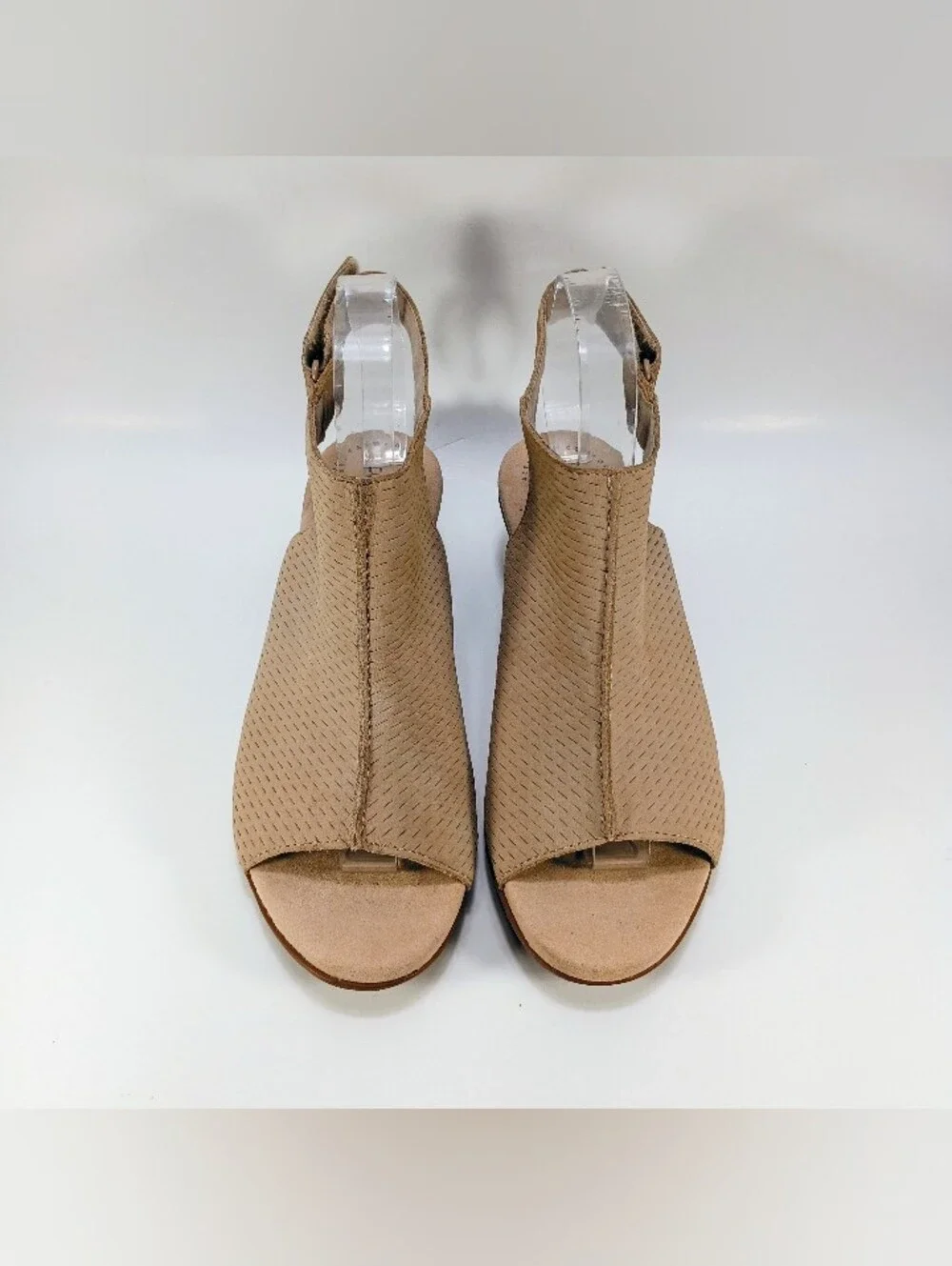 Clarks Valarie James Womens 8 Wide Fit Block Heel Slingback Nubuck Sandals